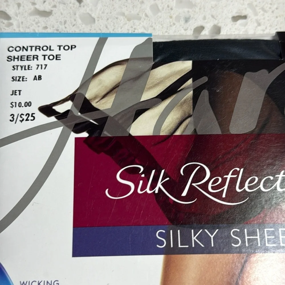 Hanes‎ NEW Silk Reflections Sheer Hosiery 1 black 1 Nude SZ AB control top
